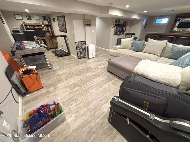 $1,299,900 | 199 Willowbrook Road | Westerleigh