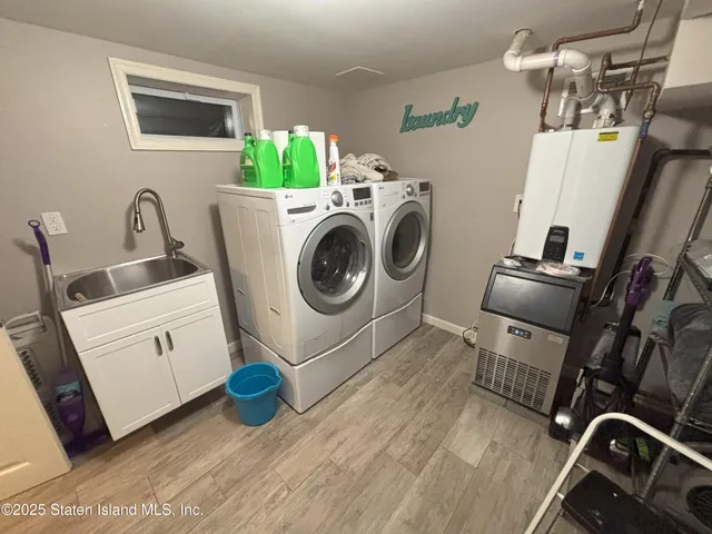 $1,299,900 | 199 Willowbrook Road | Westerleigh