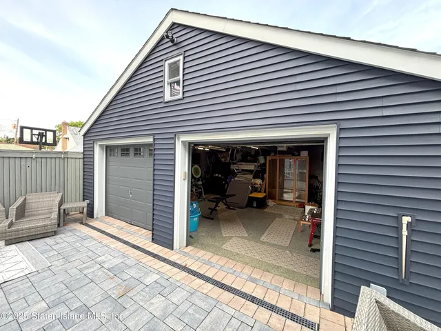 $1,299,900 | 199 Willowbrook Road | Westerleigh