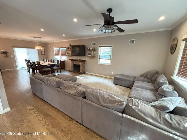 $1,299,900 | 199 Willowbrook Road | Westerleigh