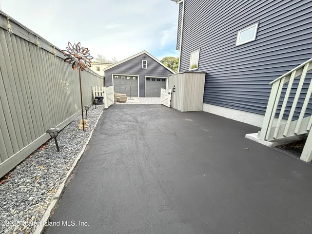 $1,299,900 | 199 Willowbrook Road | Westerleigh