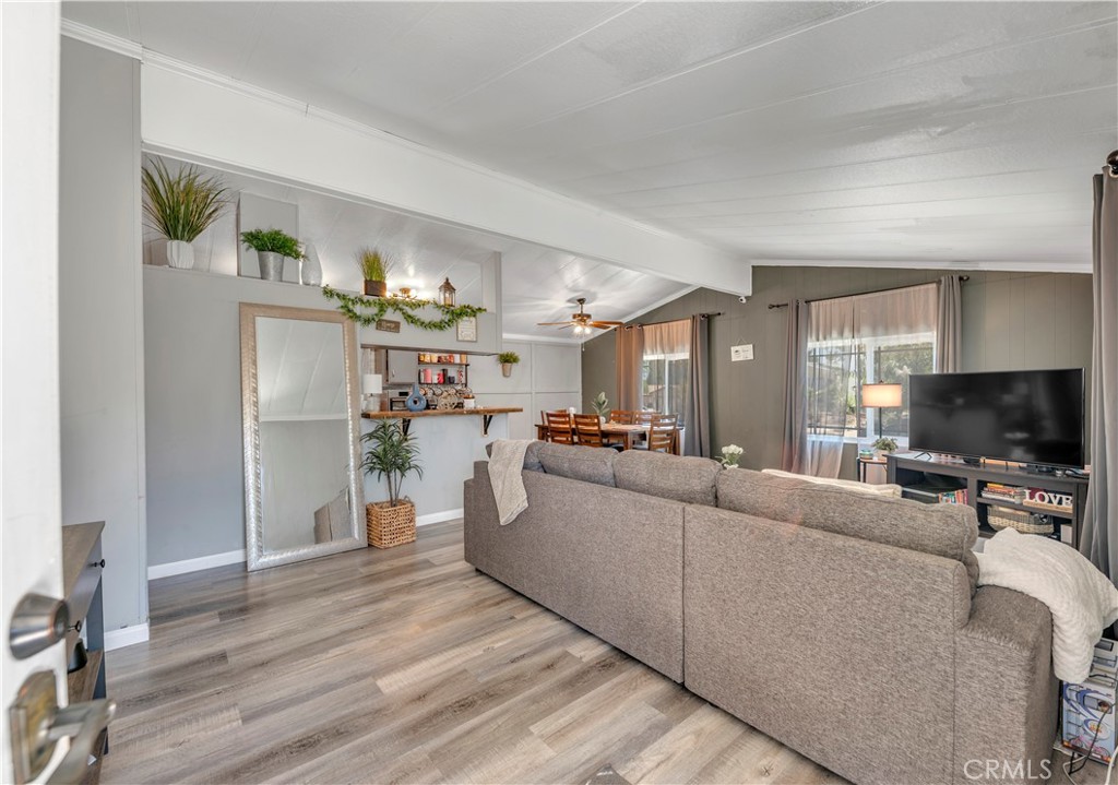 34663 The Farm Road Wildomar, CA 92595 - Photo 12 of 38 Gallery Image 12