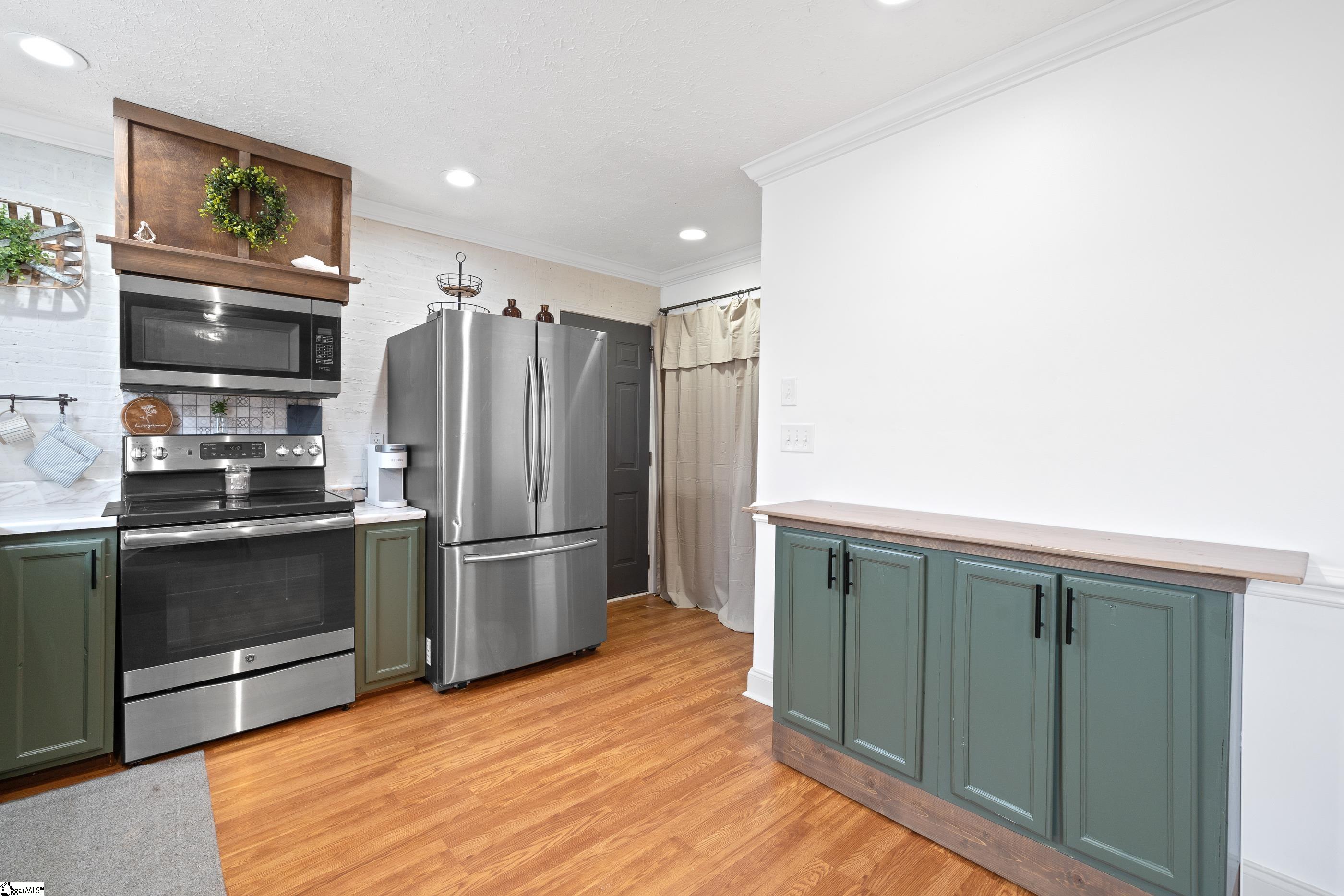 262 Gibbs Road Wellford, SC 29385 - Photo 18 of 34