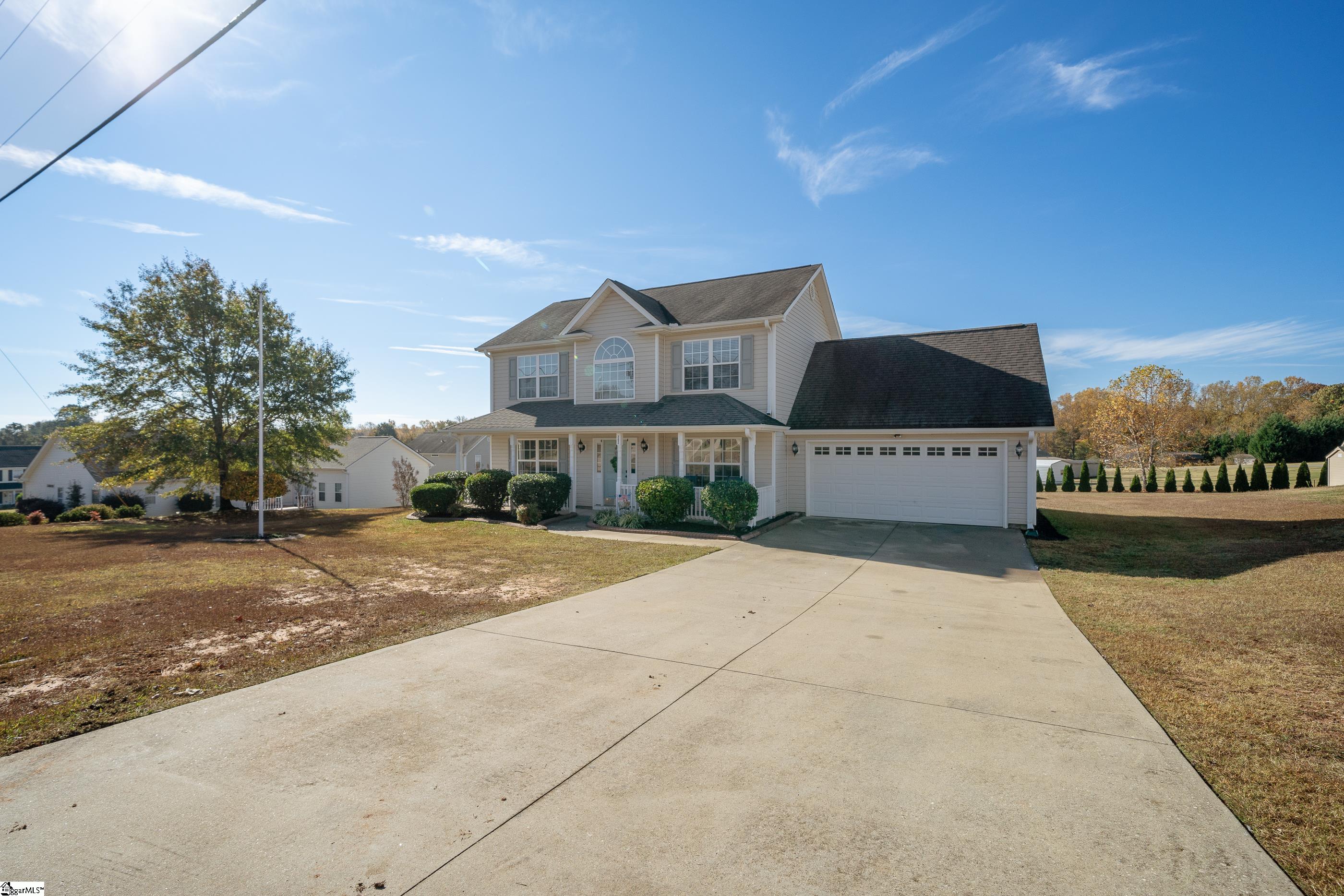 262 Gibbs Road Wellford, SC 29385 - Photo 2 of 34