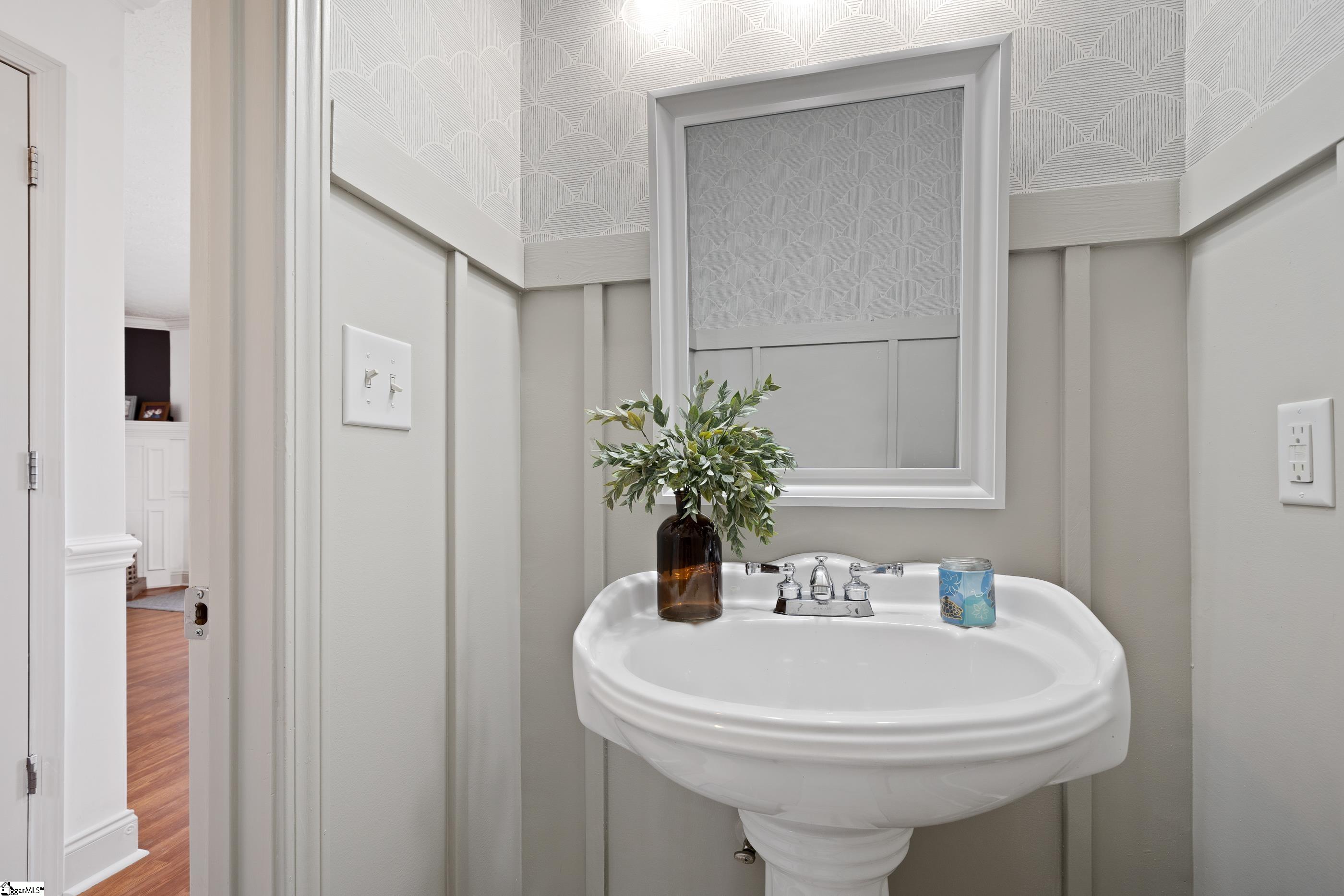 262 Gibbs Road Wellford, SC 29385 - Photo 8 of 34