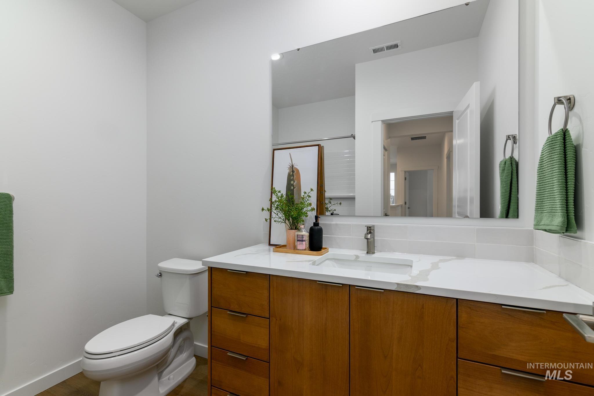 2087 West Gelding Street Middleton, ID 83644 - Photo 26 of 41 Full bathroom featuring vanity and a shower stall