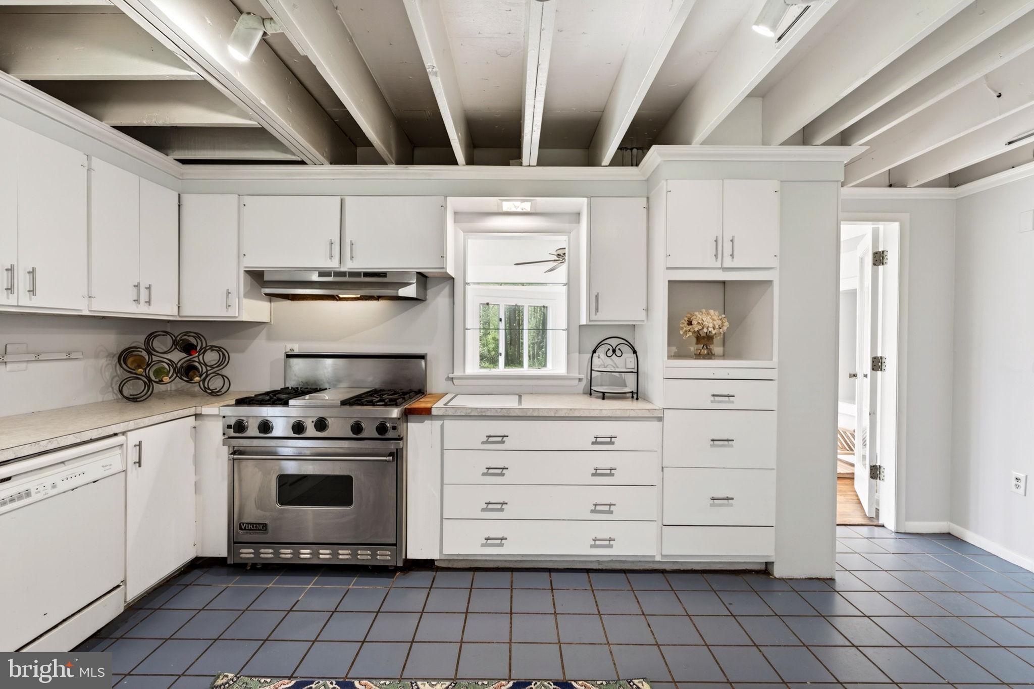 13009 Bottom Road Hydes, MD 21082 - Photo 64 of 97 Gourmet Viking Stove!