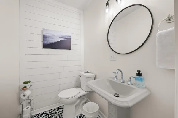 $830,000 | 624 Erie Street, South Haven, MI 49090