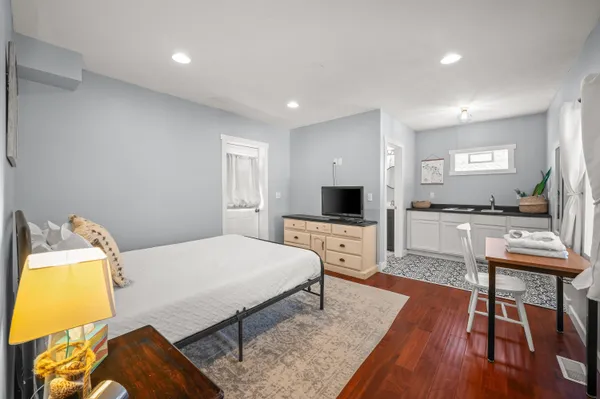 $830,000 | 624 Erie Street, South Haven, MI 49090