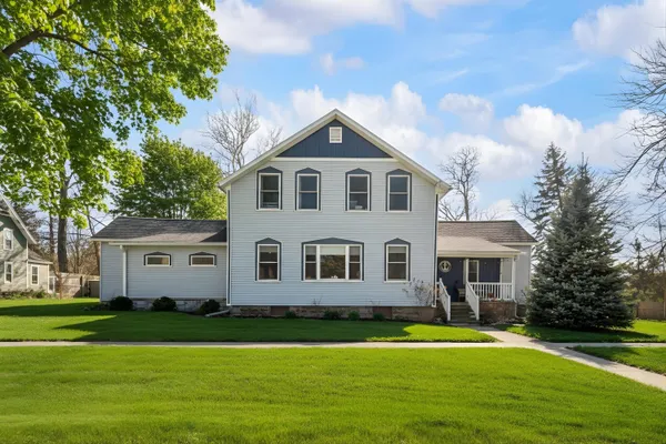 $830,000 | 624 Erie Street, South Haven, MI 49090