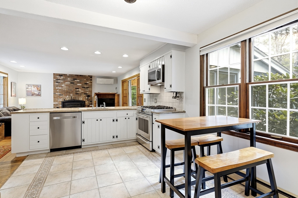591 Kennedy Road Northampton, MA 01053 - Photo 12 of 42