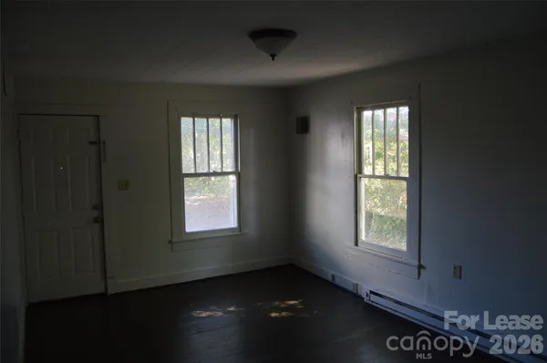 $950 | 245 North Main Street, Troutman, NC 28166