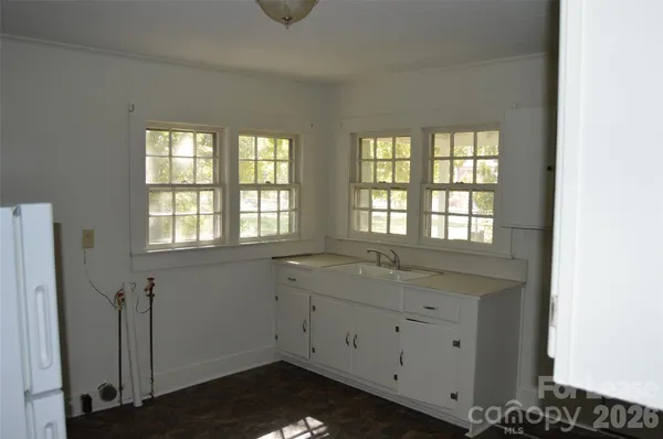 $950 | 245 North Main Street, Troutman, NC 28166