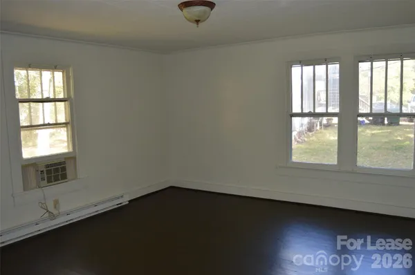 $950 | 245 North Main Street, Troutman, NC 28166
