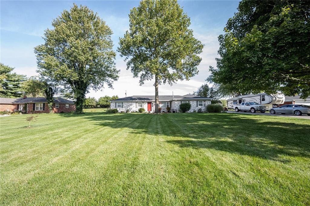 1290 East Davis Road Greenfield, IN 46140 - Photo 3 of 58 Gallery Image 3