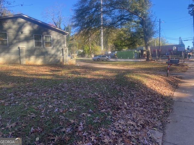 1573 Campbellton Road Southwest Atlanta, GA 30311 - Photo 8 of 22 a view of a yard