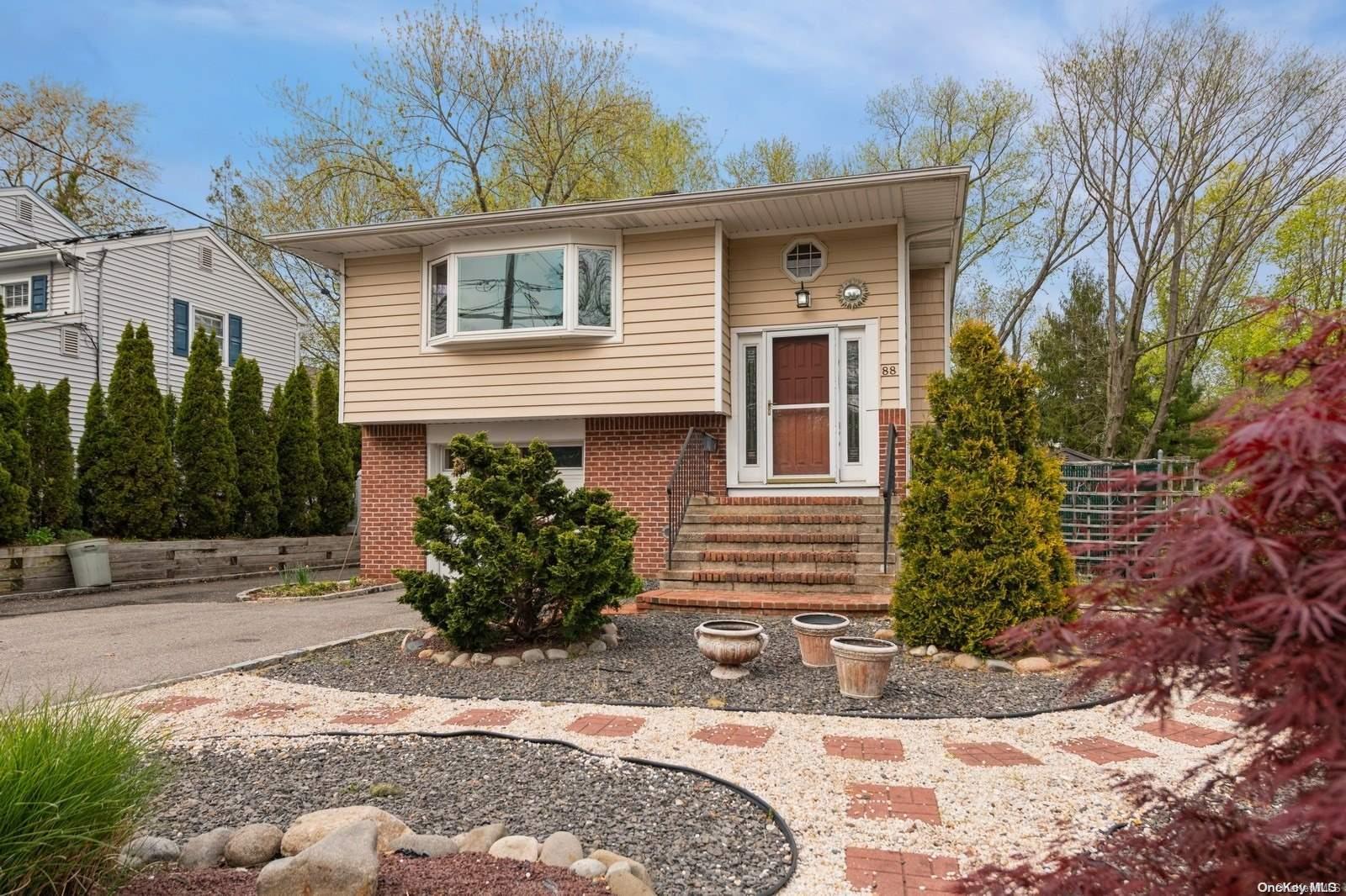 88 West Neck Road Huntington, NY 11743 - Photo 1 of 1 Exterior Front