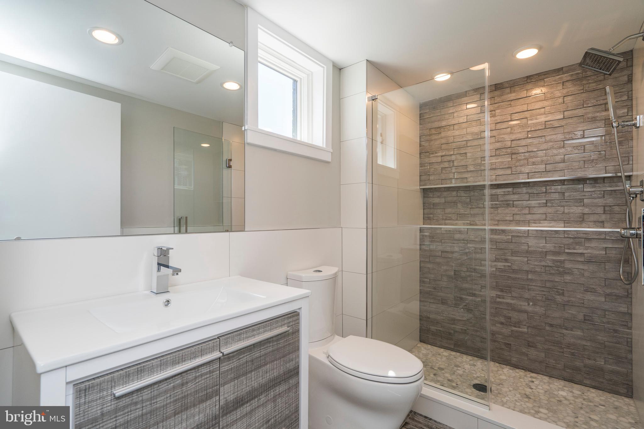 1701 Bainbridge Street, Unit 4 Philadelphia, PA 19146 - Photo 7 of 22