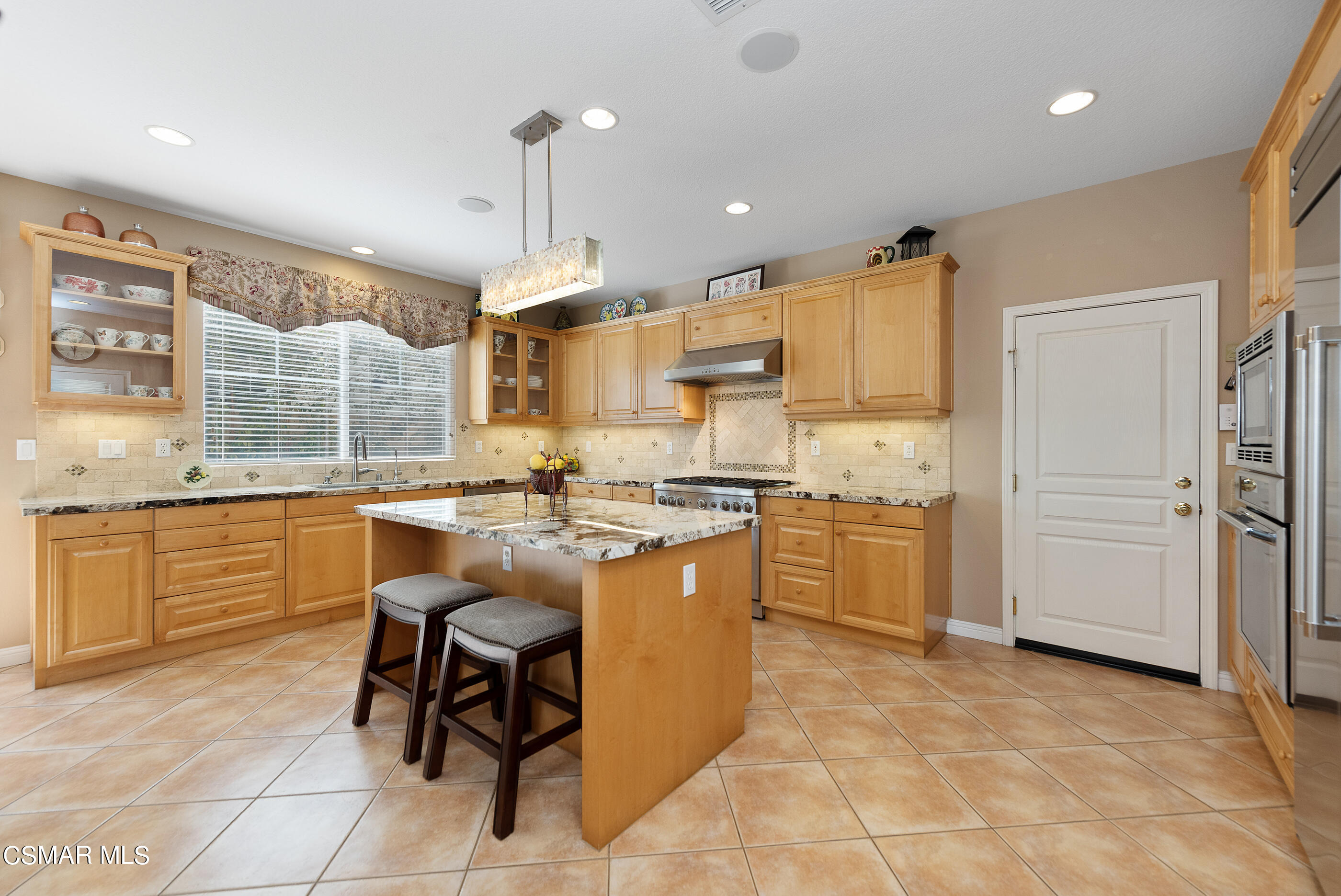 128 Laurel Ridge Drive Simi Valley, CA 93065 - Photo 16 of 66 128 Laurel Ridge Dr Simi Valley-16