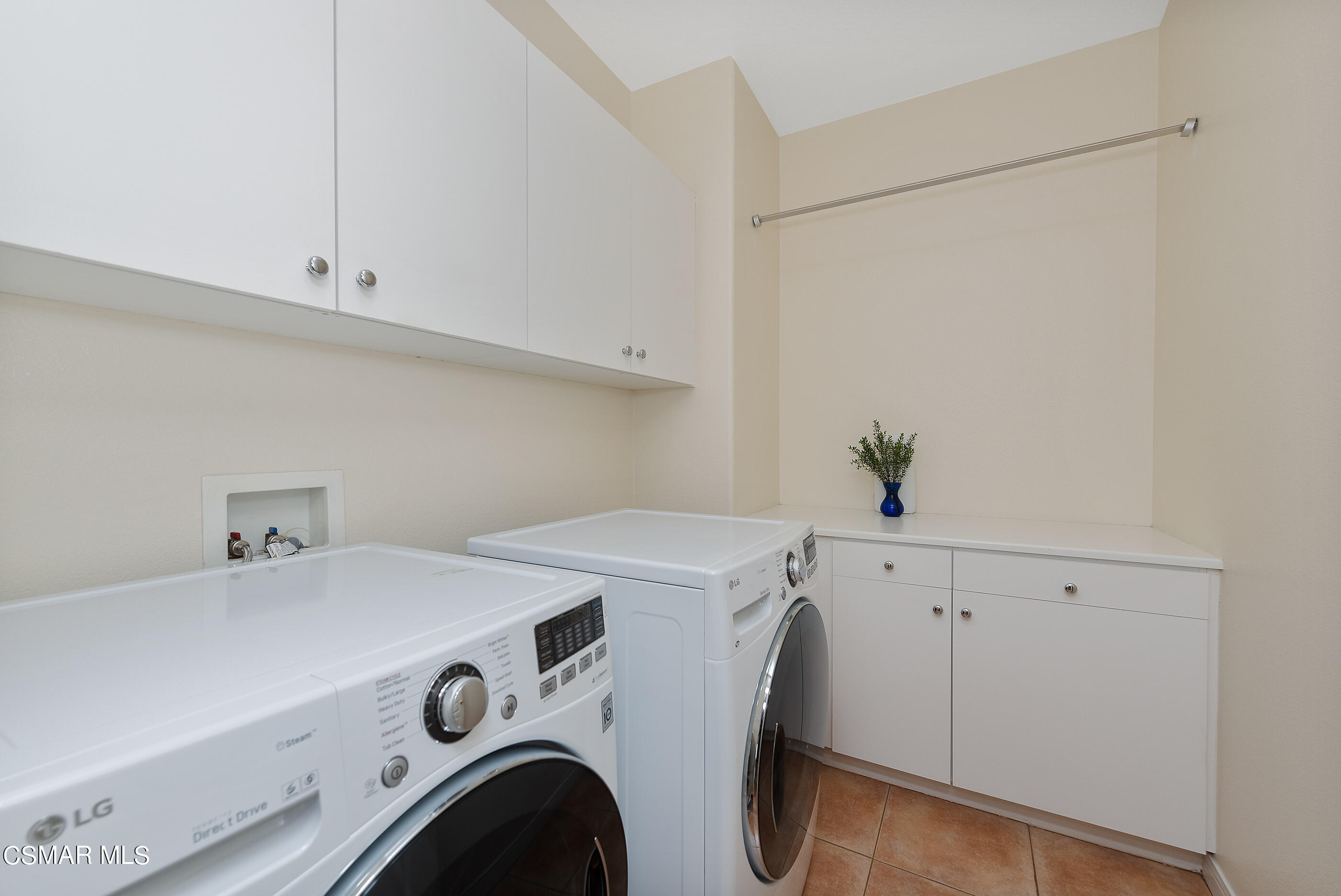 128 Laurel Ridge Drive Simi Valley, CA 93065 - Photo 32 of 66 a utility room with dryer and washer