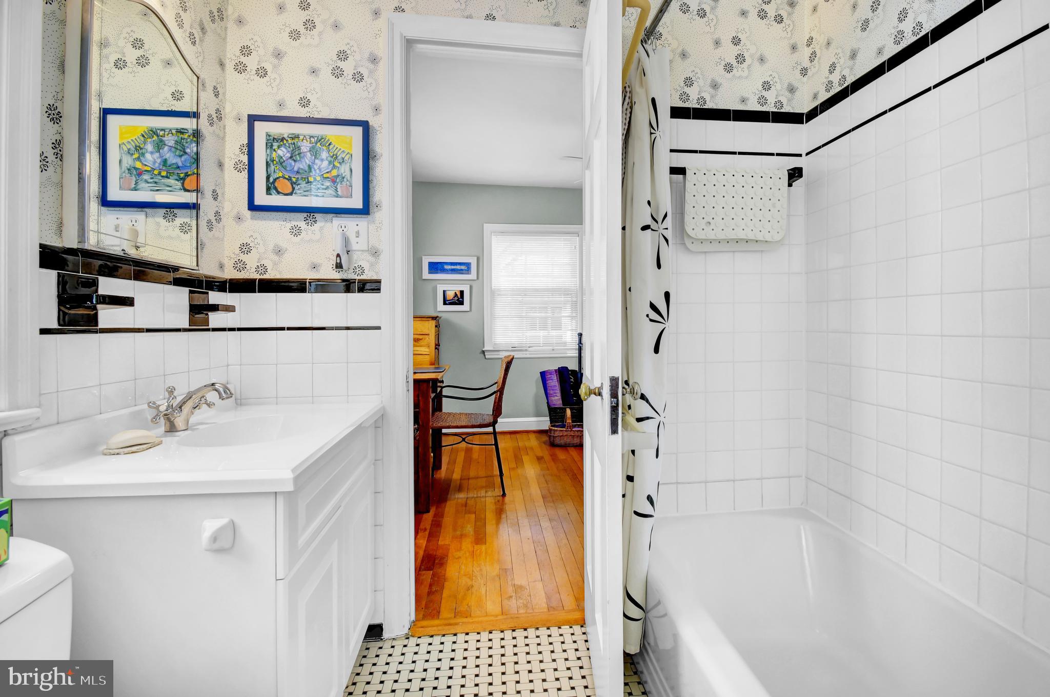 3400 Legation Street Northwest Washington, DC 20015 - Photo 25 of 49 Jack & Jill Bath with tub/shower