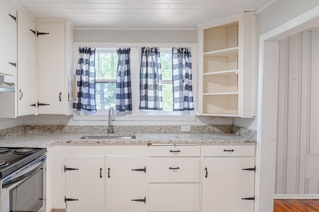 308 East Azalea Avenue Foley, AL 36535 - Photo 6 of 17 Kitchen