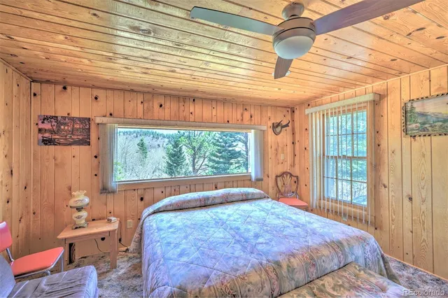 a view of a window in a room