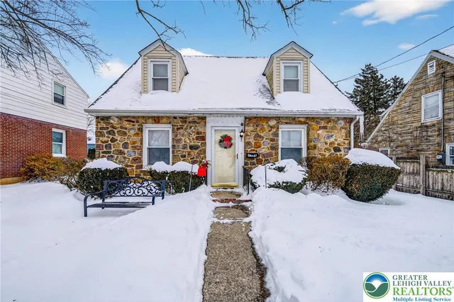 a view of outdoor space yard and patio