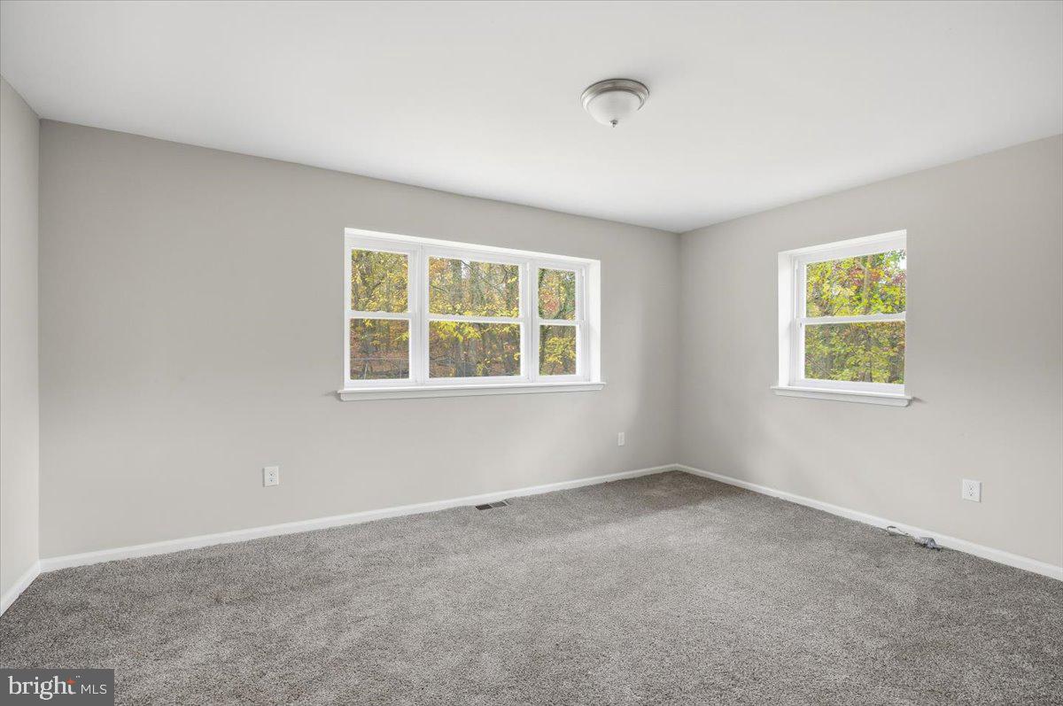 36 Dancy Avenue Sewell, NJ 08080 - Photo 20 of 32 an empty room with windows