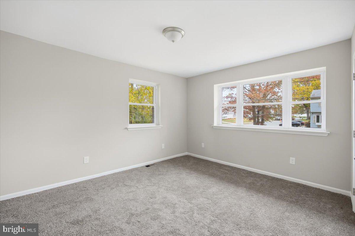 36 Dancy Avenue Sewell, NJ 08080 - Photo 23 of 32 an empty room with windows