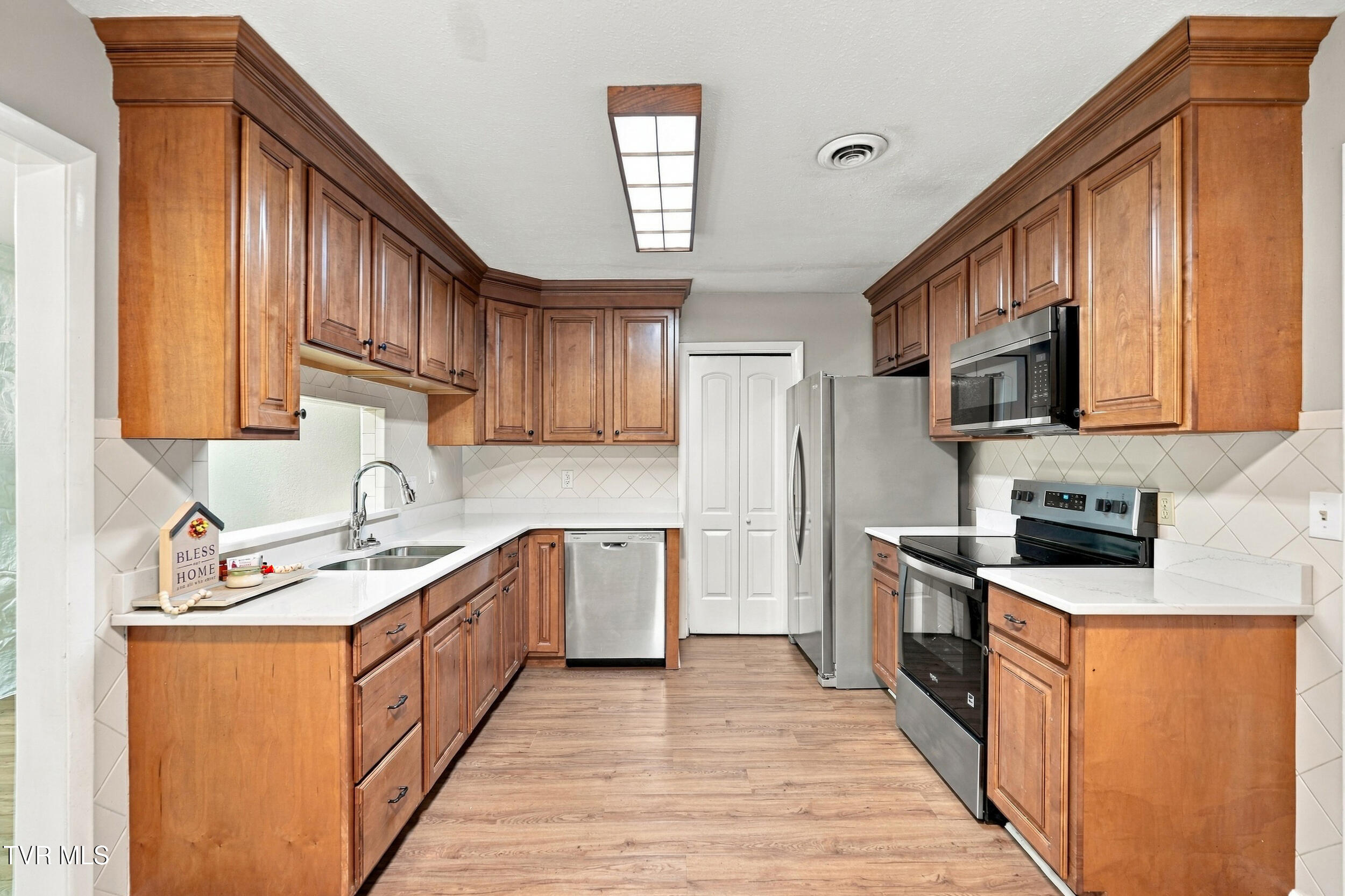 8412 Courtland Road Wise, VA 24293 - Photo 2 of 46 12_8412 courtland rd-19