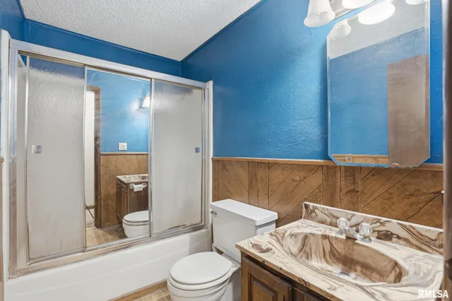 $190,000 | 1495 Glenwood Drive, Le Claire, IA 52753