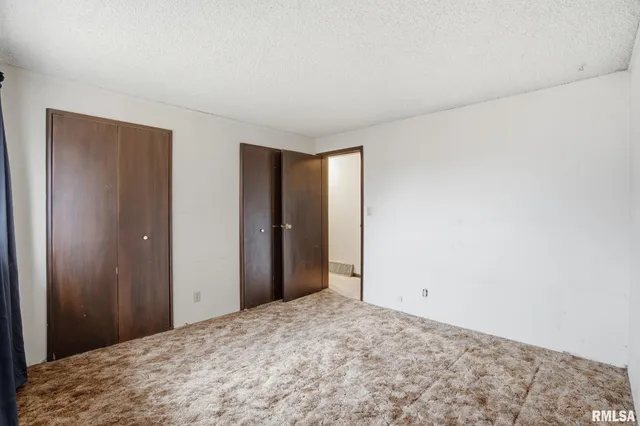 $190,000 | 1495 Glenwood Drive, Le Claire, IA 52753