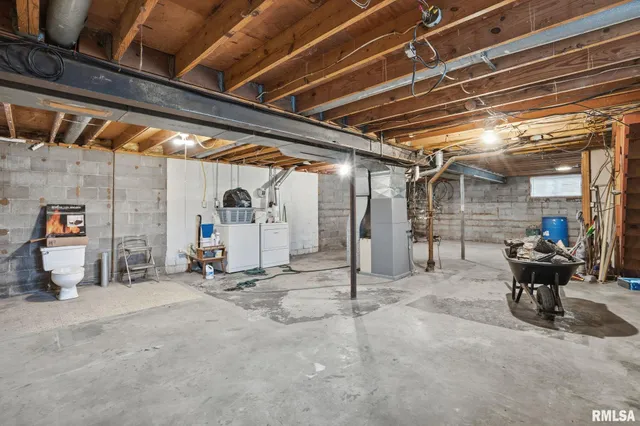 $190,000 | 1495 Glenwood Drive, Le Claire, IA 52753