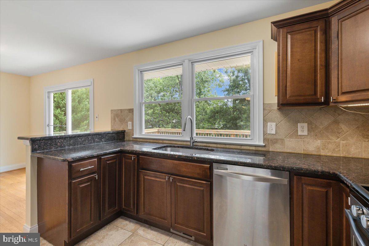 5627 Ottawa Road Centreville, VA 20120 - Photo 12 of 40