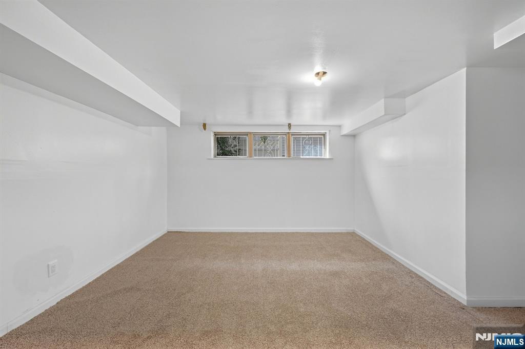 136 Van Buskirk Road Teaneck, NJ 07666 - Photo 42 of 49 Gallery Image 42