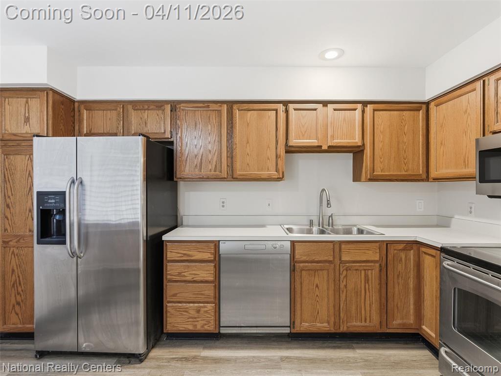 614 Tennyson Rochester, MI 48307 - Photo 18 of 41