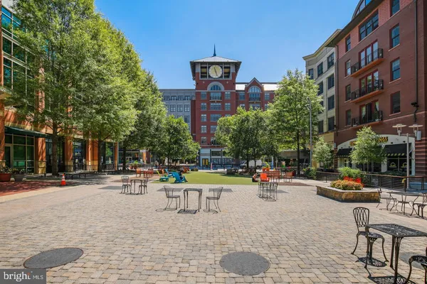 $1,750 | 118 Monroe Street, Unit 1311, Rockville, MD 20850
