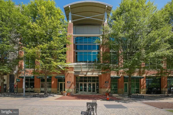 $1,750 | 118 Monroe Street, Unit 1311, Rockville, MD 20850