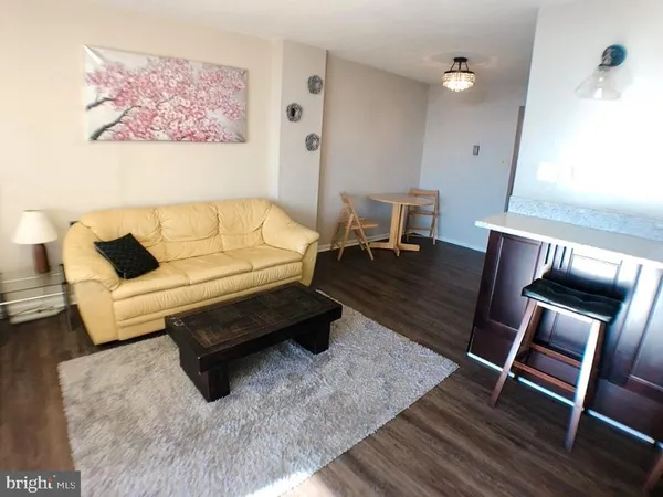 $1,750 | 118 Monroe Street, Unit 1311, Rockville, MD 20850