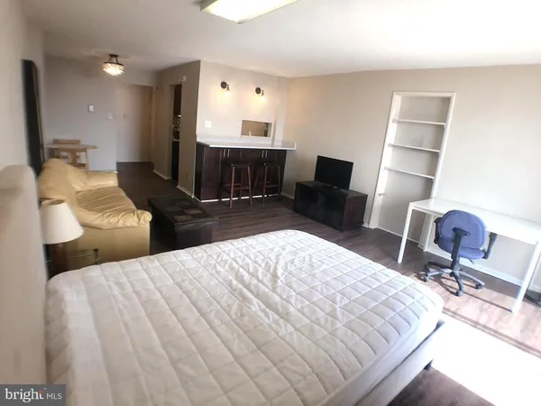 $1,750 | 118 Monroe Street, Unit 1311, Rockville, MD 20850