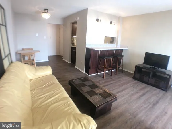 $1,750 | 118 Monroe Street, Unit 1311, Rockville, MD 20850