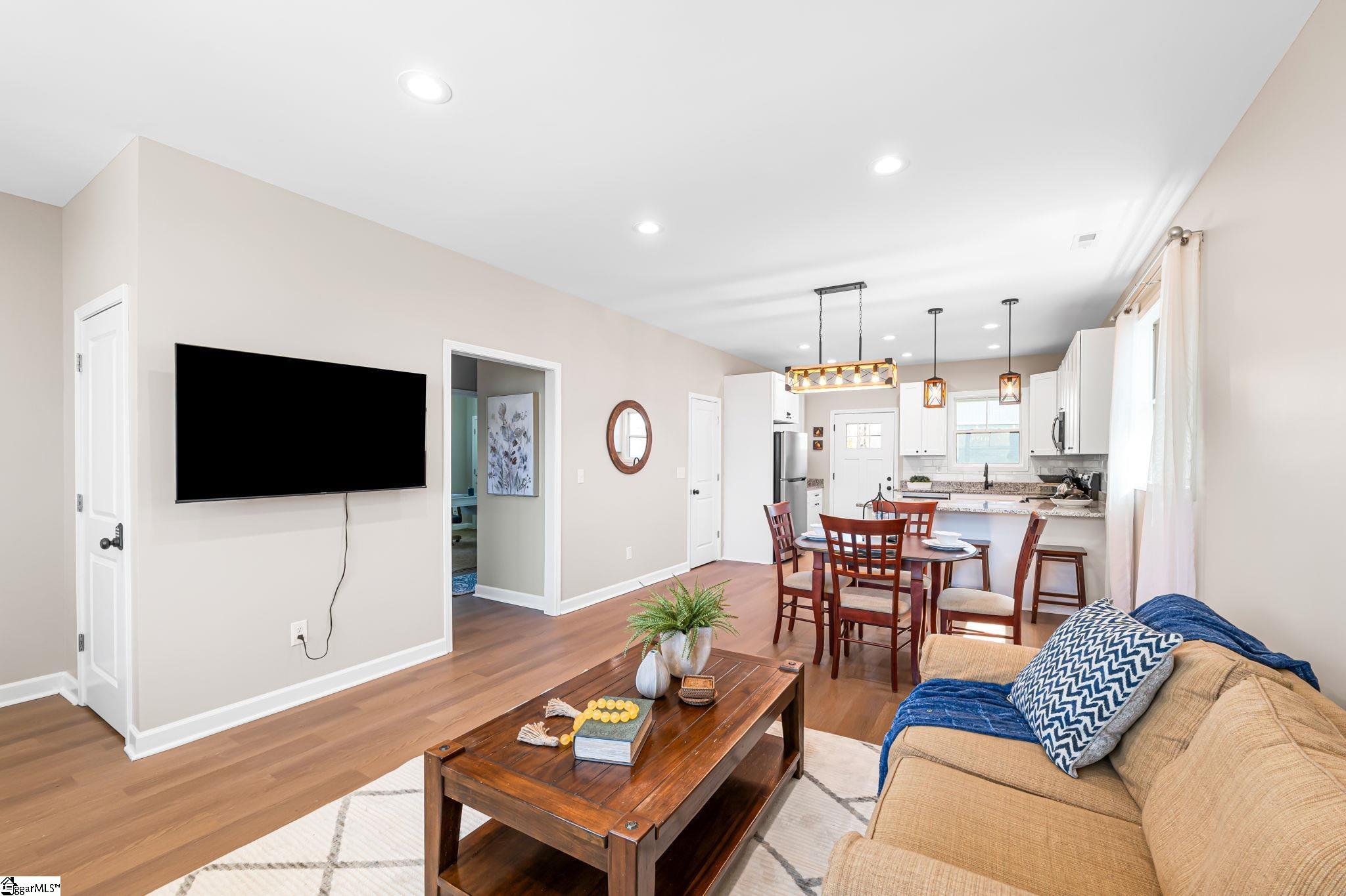 13 Bigby Street Greenville, SC 29607 - Photo 5 of 34