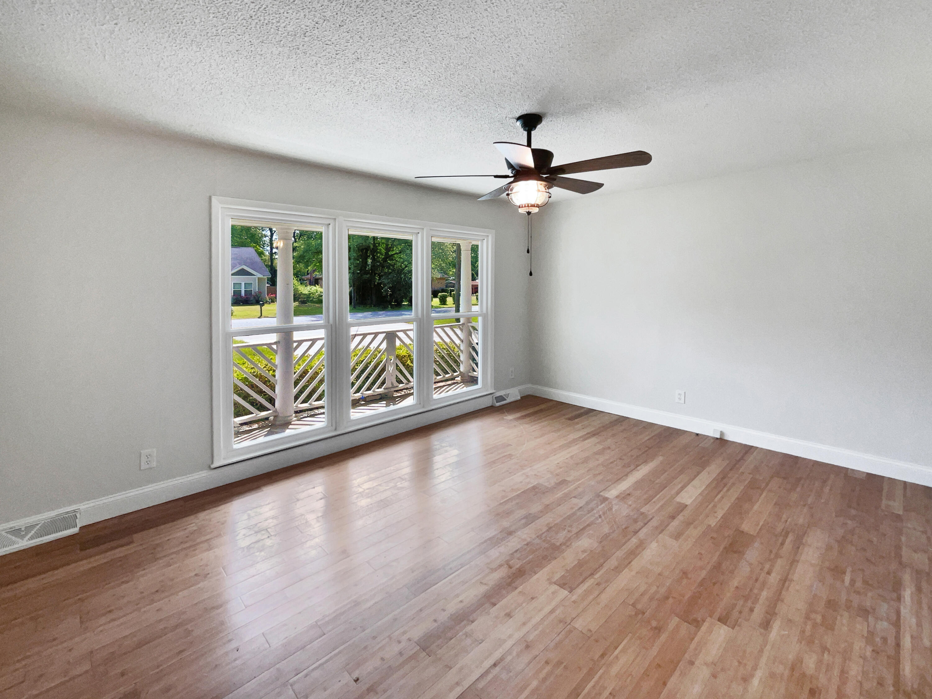 102 Rebellion Road Summerville, SC 29483 - Photo 3 of 19 listing_2