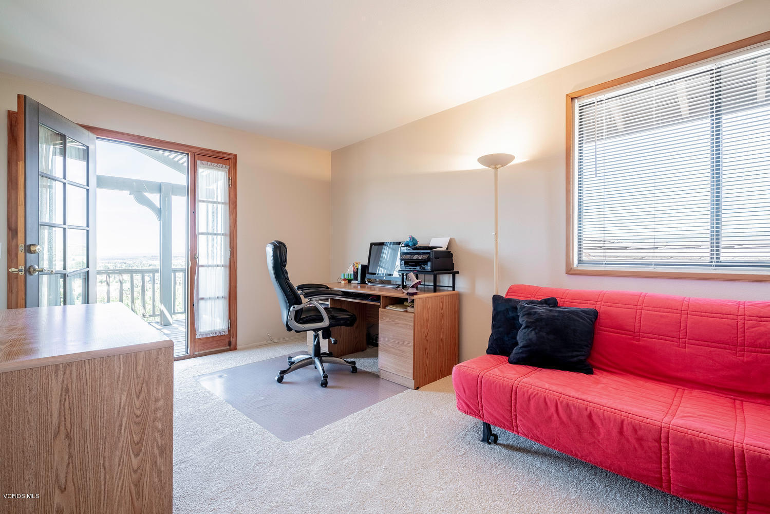 13762 Gunsmoke Road Moorpark, CA 93021 - Photo 25 of 36 a livingroom with workspace and a window