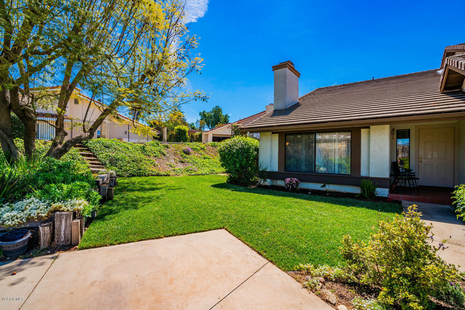 13762 Gunsmoke Road Moorpark, CA 93021 - Photo 36 of 36 a view of a house with garden