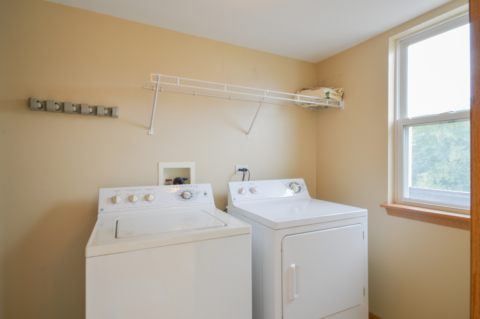 776 River Walk Drive Wheeling, IL 60090 - Photo 12 of 25 a utility room with dryer and washer