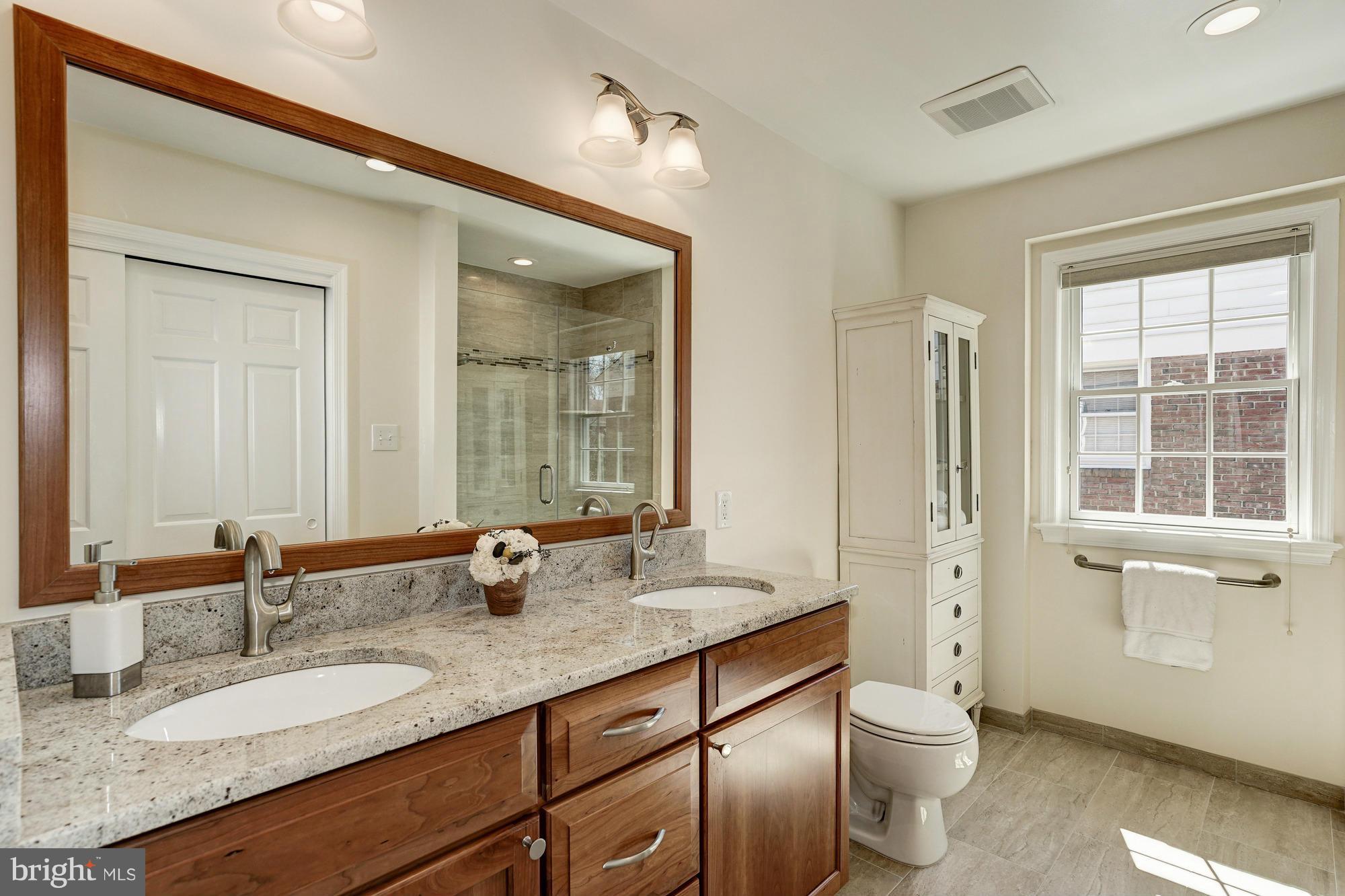 1170 Colonial Road McLean, VA 22101 - Photo 16 of 29 Bath (Master)
