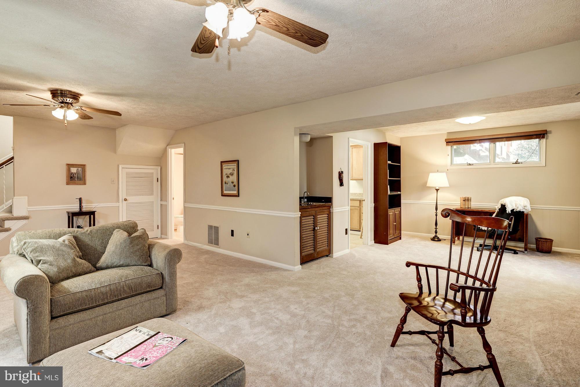 1170 Colonial Road McLean, VA 22101 - Photo 23 of 29 Family Room