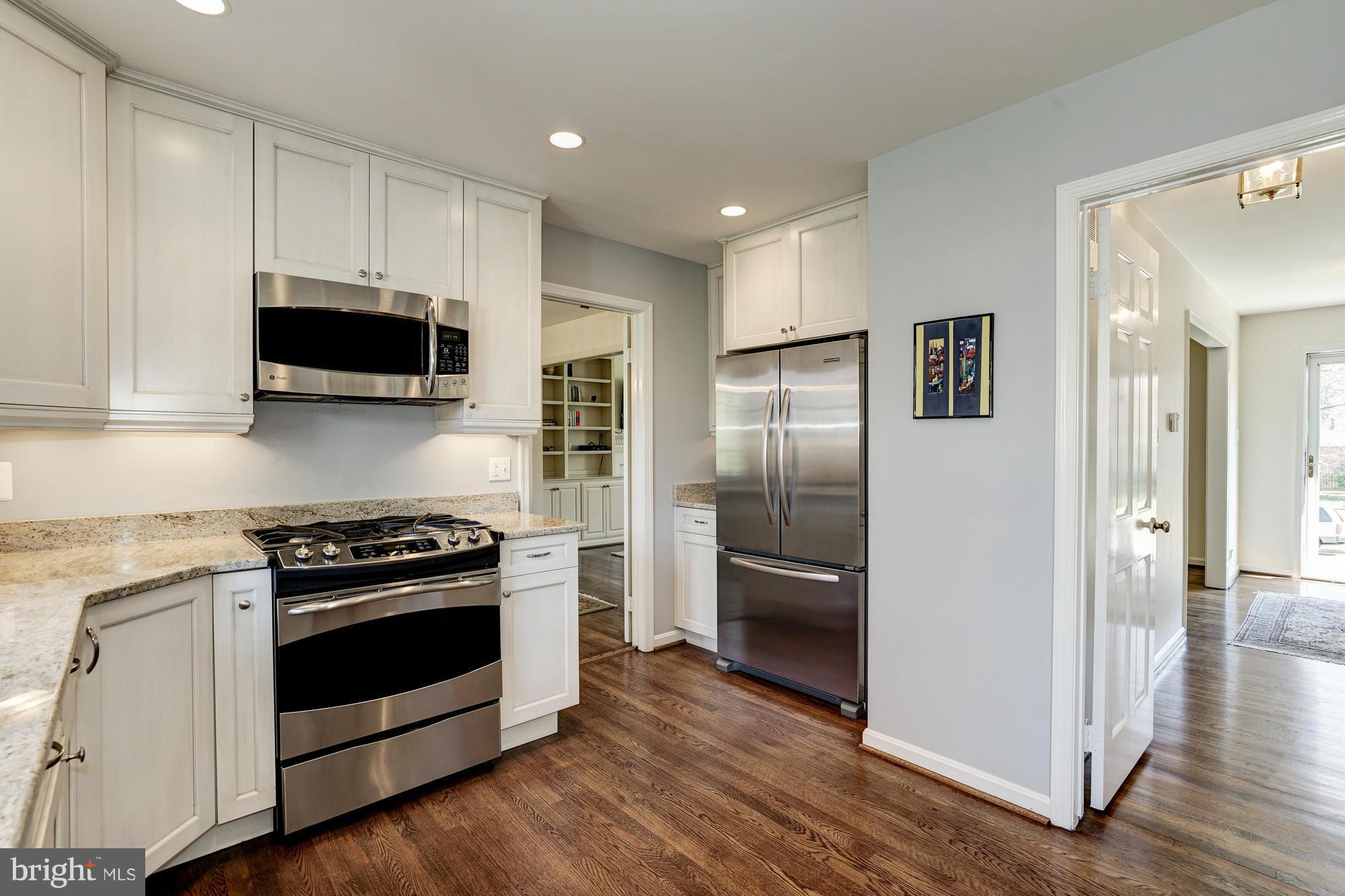 1170 Colonial Road McLean, VA 22101 - Photo 9 of 29 Kitchen